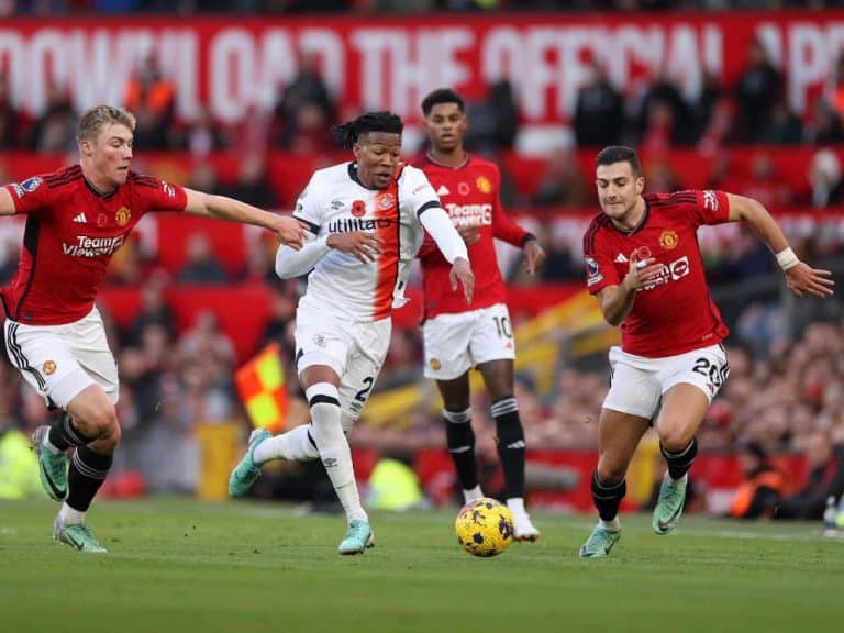 Confira onde assistir e as prováveis escalações de Luton Town x Manchester United