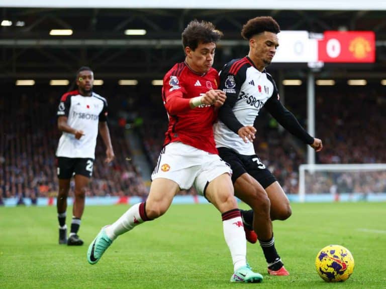 Confira onde assistir e as prováveis escalações de Manchester United x Fulham