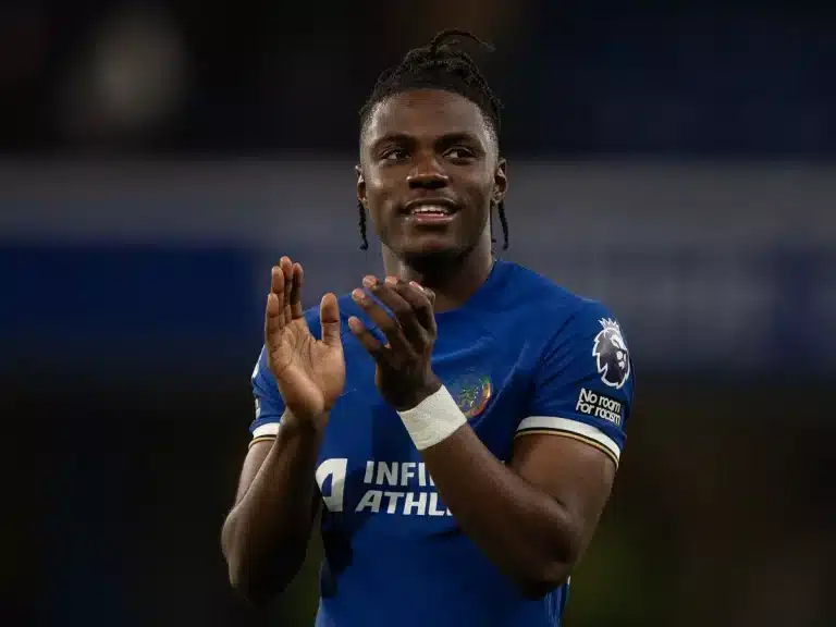 Meio campista do Chelsea sofre grave revés em recuperação e está fora da temporada