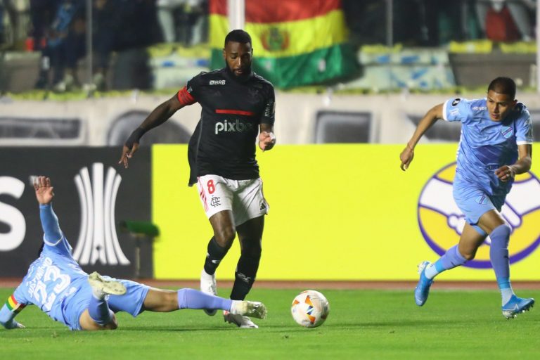 Com time modificado, Flamengo é derrotado pelo Bolívar em La Paz