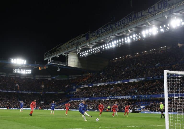 Em noite brilhante, Cole Palmer comanda Chelsea em vitória sobre o Everton