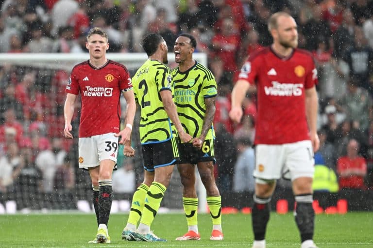 Arsenal vence em Old Trafford