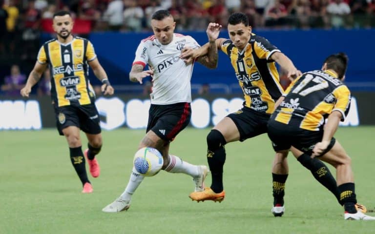 Flamengo não convence, mas vence Amazonas e avança na Copa do Brasil