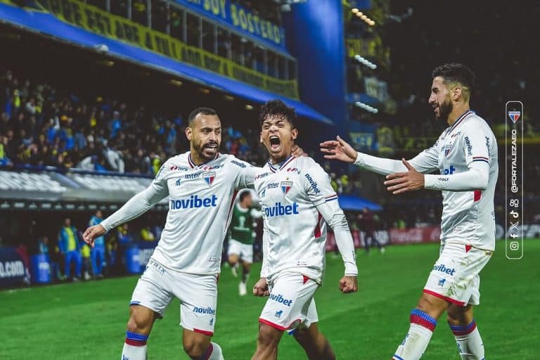 Kervin brilha e fortaleza empata