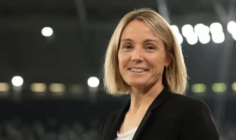 Chelsea anuncia Sonia Bompastor como nova treinadora da equipe feminina