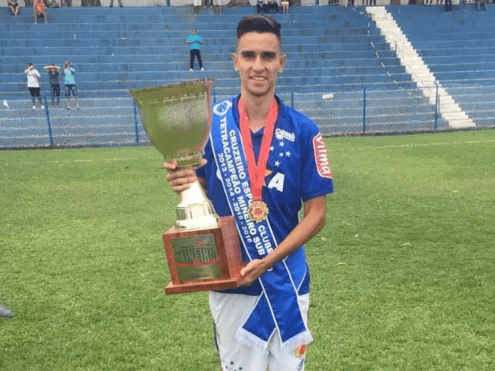 Maycon Douglas foi campeão mineiro sub-20 em 2016, pelo Cruzeiro