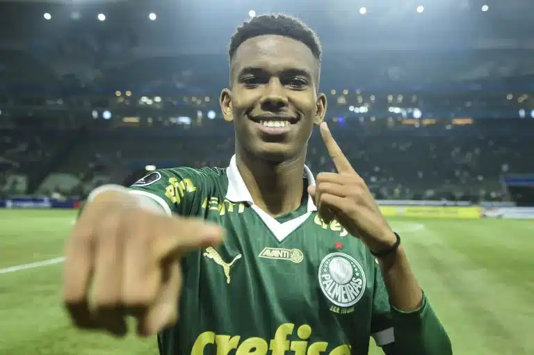 Palmeiras vende Estêvão ao Chelsea em transferência que pode chegar a R$ 358 milhões