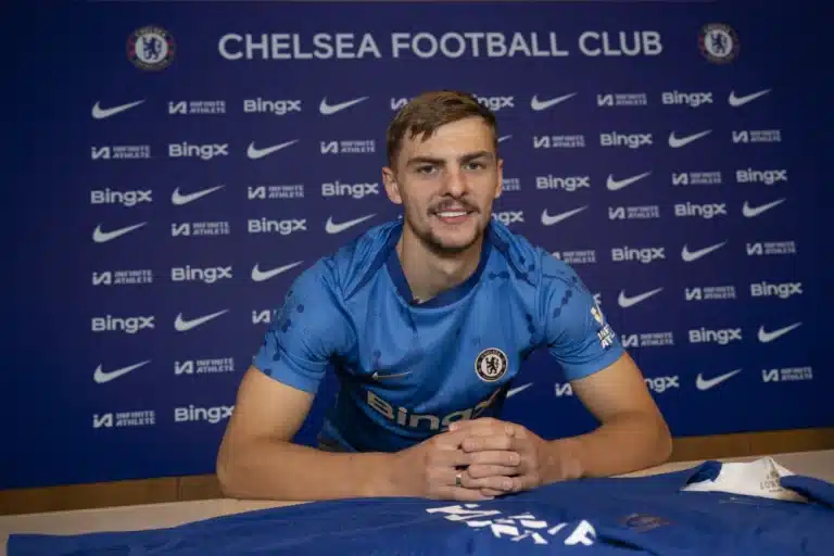 Chelsea anuncia meia campeão com o Leicester como novo reforço para 2024/25