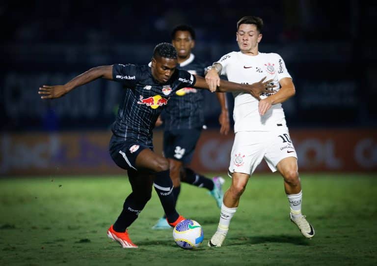 Corinthians x Bragantino acontece neste sábado (10) pelo Brasileirão