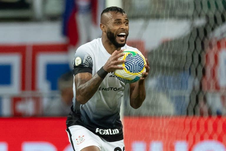 Alex Santana só retorna ao Corinthians em novembro