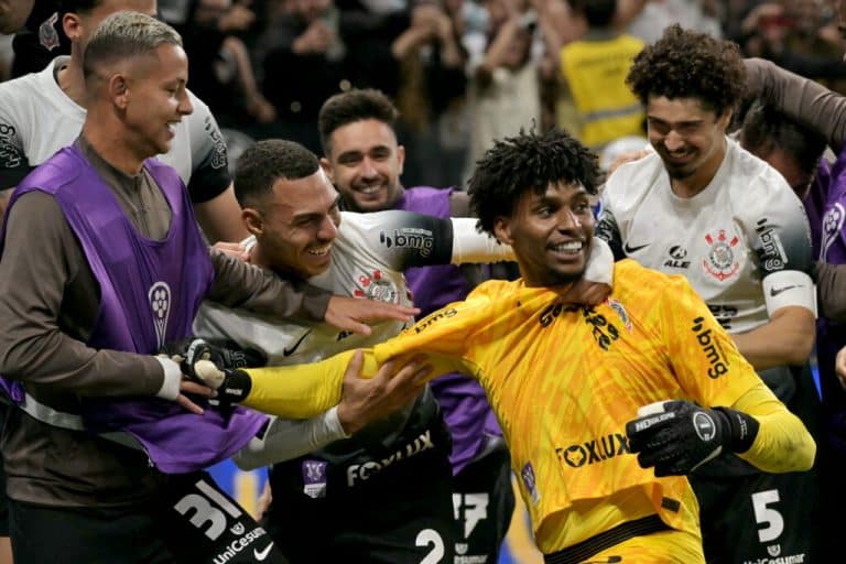 Corinthians vence bragantino pelas oitavas da sul-americana