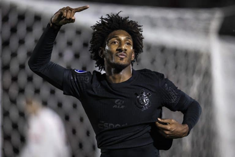 Talles Magno foi o destaque da partida entre Corinthians e Bragantino