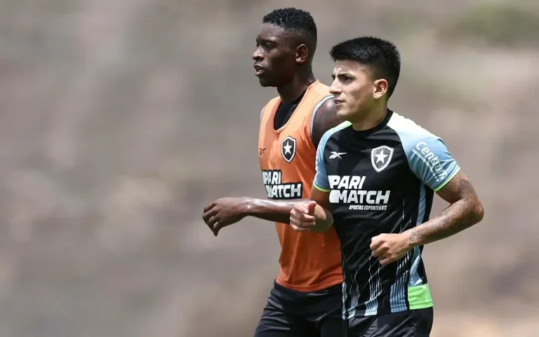 Thiago Almada e Luiz Henrique, do Botafogo