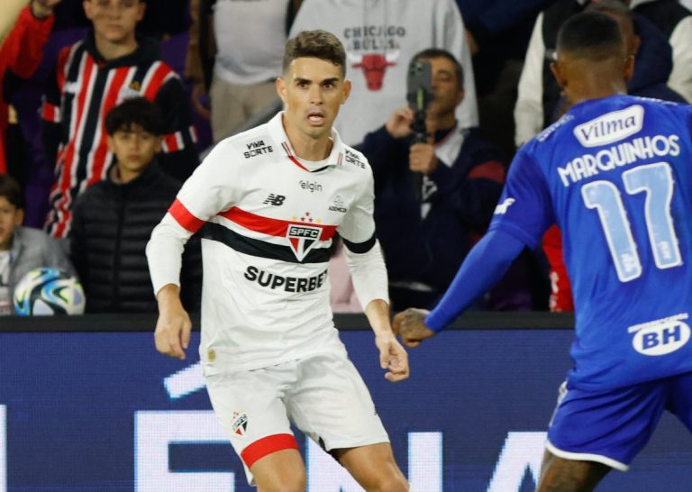 Pré-temporada marcou reestreia de Oscar no São Paulo (Foto: Rubens Chiri / saopaulofc)
