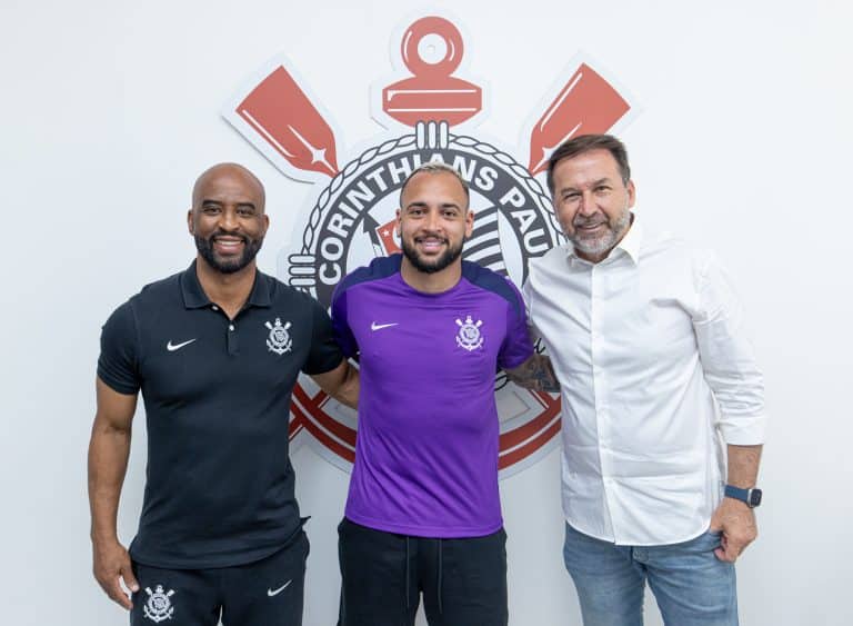 Maycon renova com Corinthians