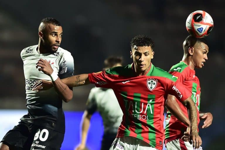 Corinthians e Portuguesa empatam em 2 a 2