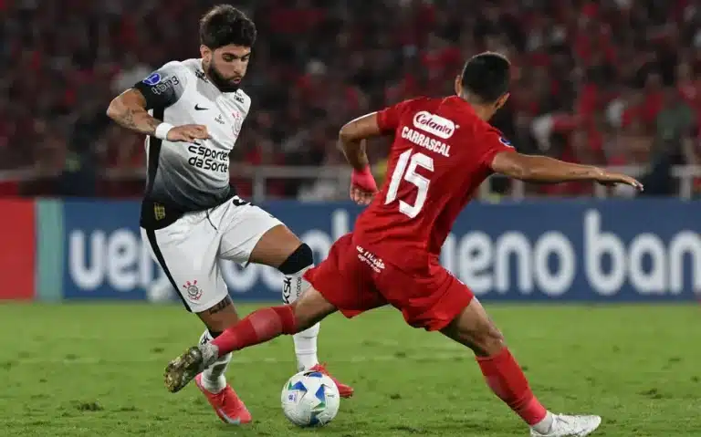 Corinthians consegue empate com América de Cali na Sul-Americana. Foto: Joaquin Sarmiento / AFP