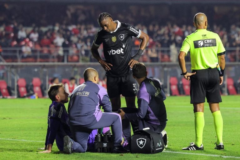 Goleiro Neto